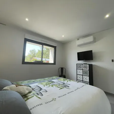 Holiday home Renove Avec Piscine Chauffee Couverte, Climatisation, Proche Randonnees Et Attractions Locales - Fr-1-489-471 *