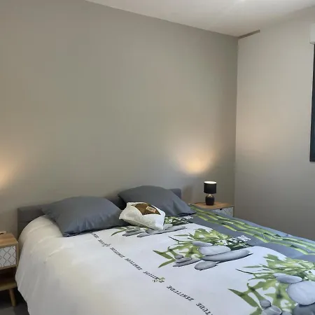 Holiday home Renove Avec Piscine Chauffee Couverte, Climatisation, Proche Randonnees Et Attractions Locales - Fr-1-489-471 *